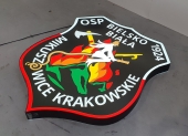 Kasetony w dowolnym kształcie z termoformowanej plexi lub taśmy aluminiowej